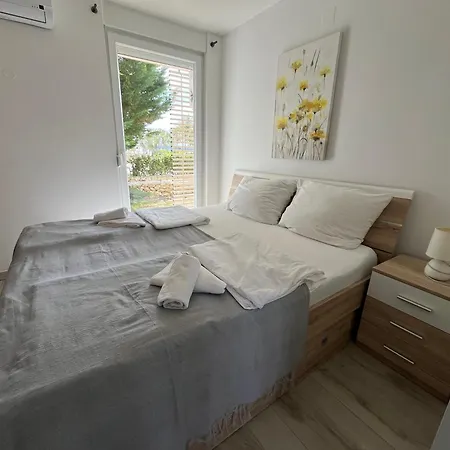 Lijepi Otok B2 Apartment Povljana
