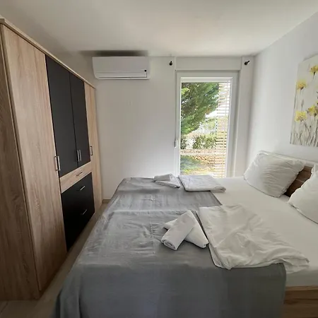Lijepi Otok B2 Apartment *