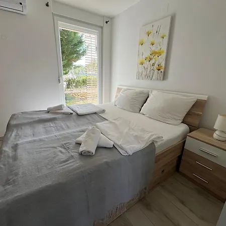 Isola Bella - B2 Apartamento Povljana