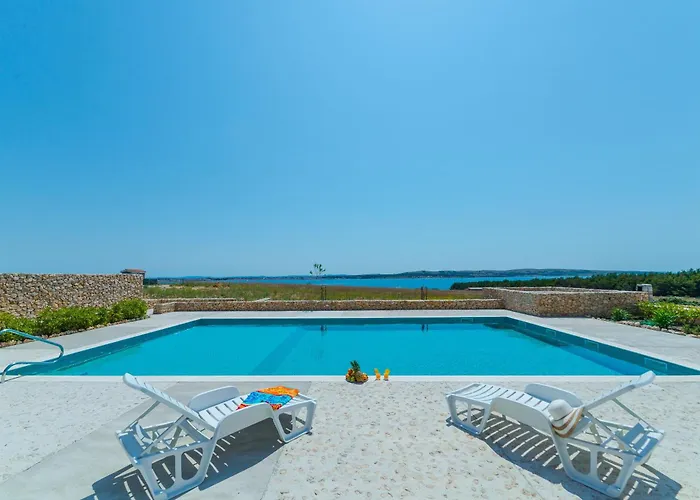 Isola Bella - B2 * Povljana